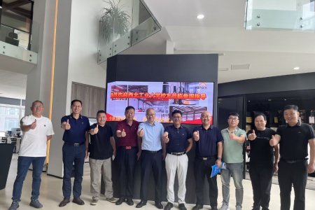 西北工業(yè)大學(xué)校友企業(yè)家代表來司參觀